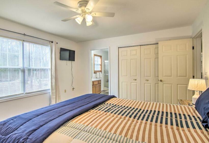 Ocean Pines House W/ Fire Pit & Community Pool