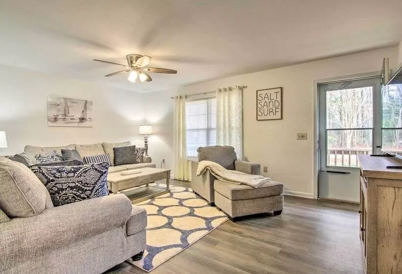 Ocean Pines House W/ Fire Pit & Community Pool