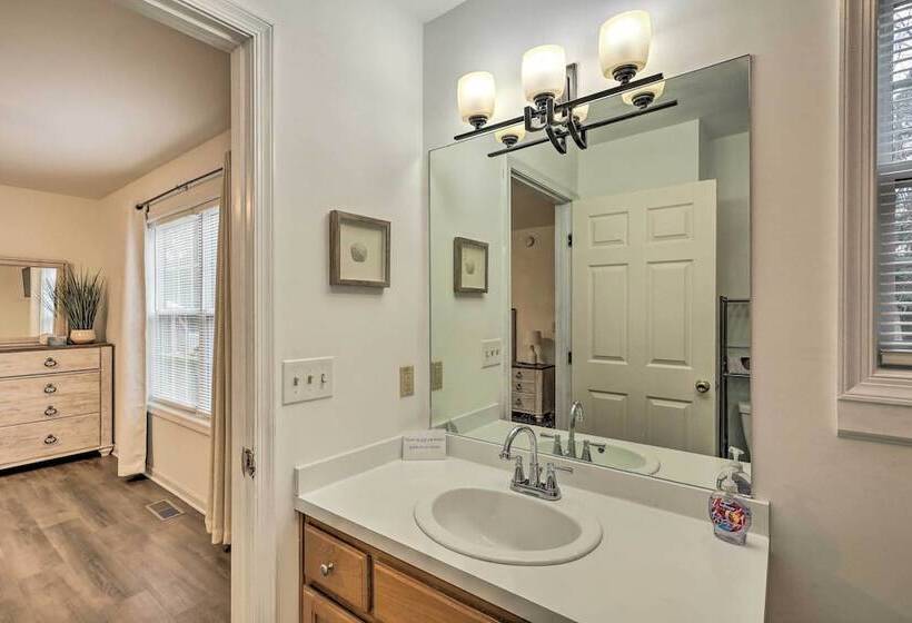 Ocean Pines House W/ Fire Pit & Community Pool