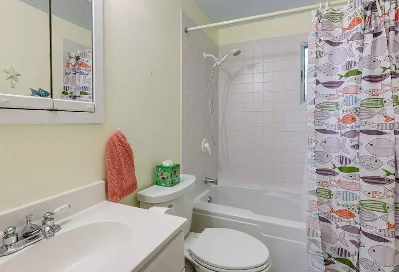 Family Friendly Mears Cottage   Walk To The Beach!