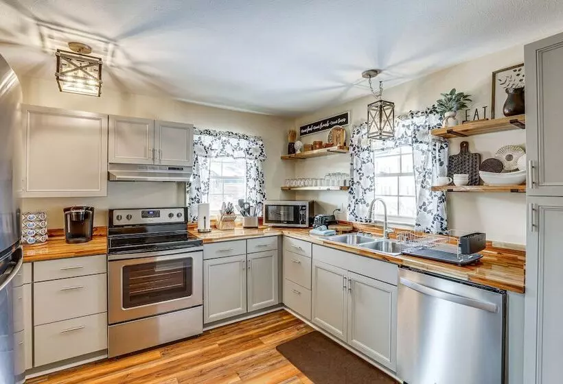 Dtwn Boone Home Walk To Appalachian State Campus!