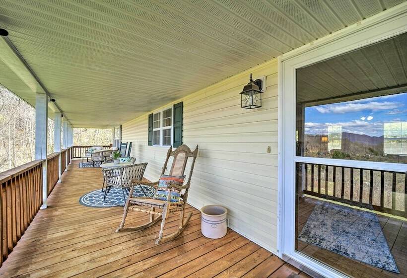 Family Friendly Waynesville Home W/ Fire Pit!