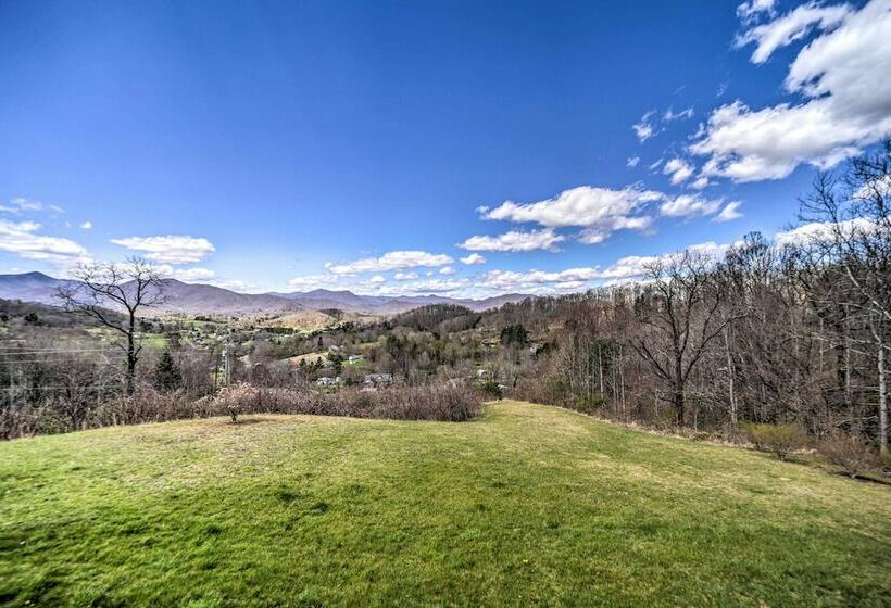 Family Friendly Waynesville Home W/ Fire Pit!