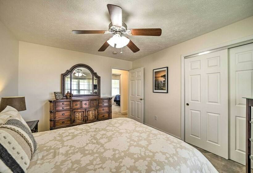 Family Friendly Waynesville Home W/ Fire Pit!