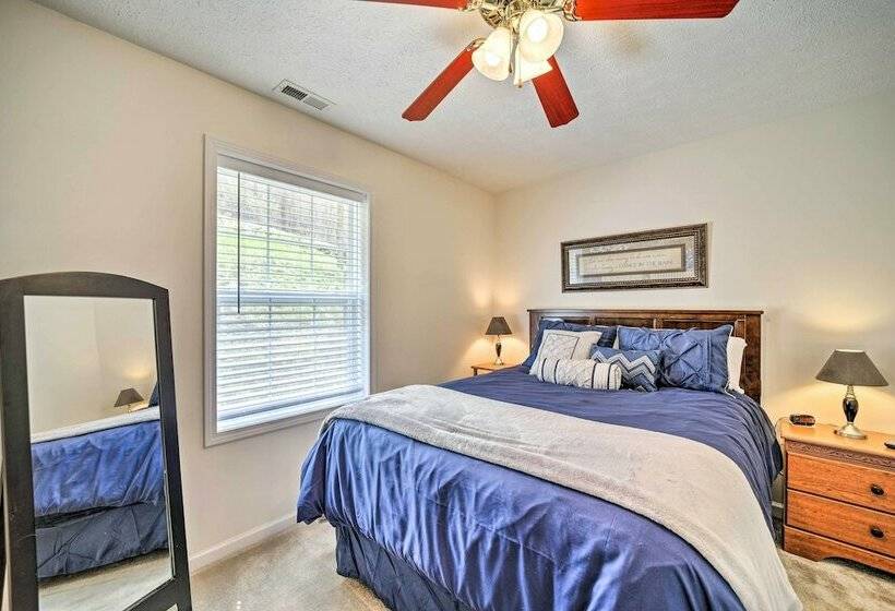 Family Friendly Waynesville Home W/ Fire Pit!