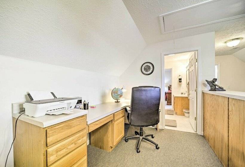 Family Friendly Waynesville Home W/ Fire Pit!