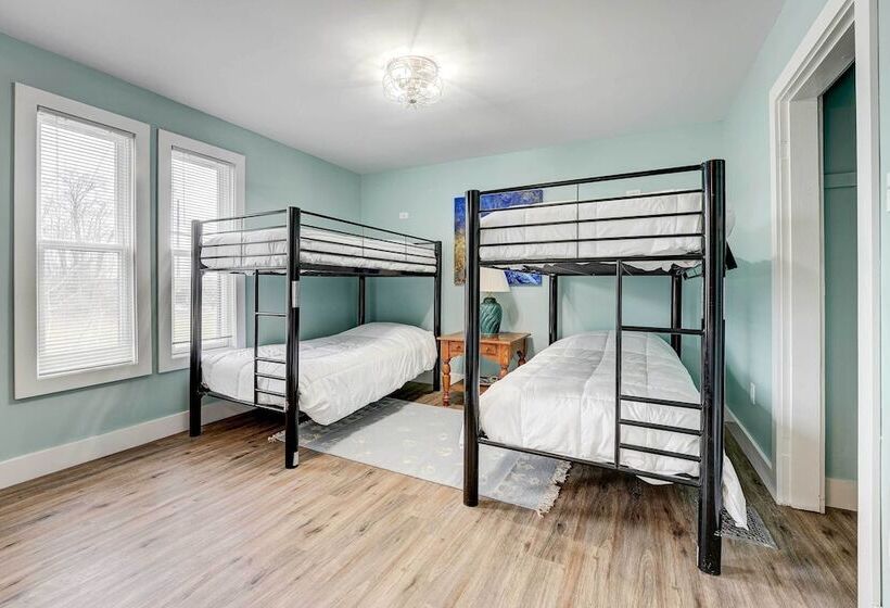 Fort Wayne Retreat, Walk To Parkview Field!