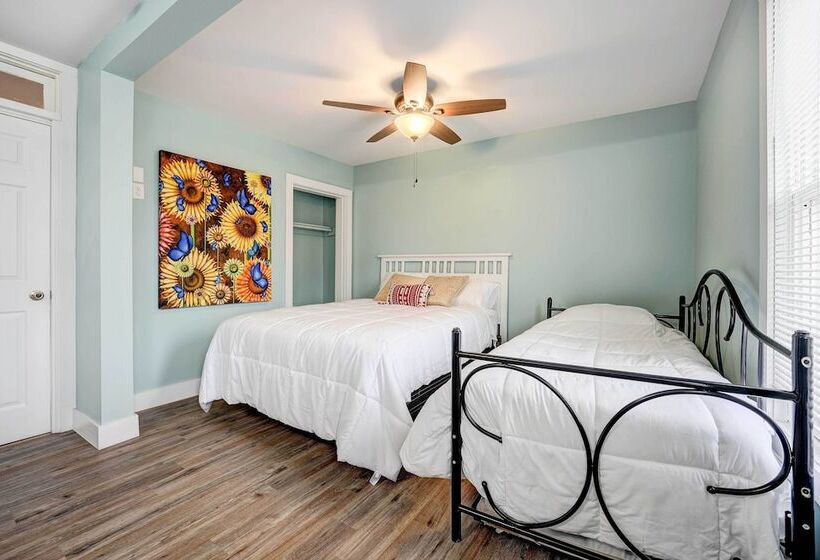 Fort Wayne Retreat, Walk To Parkview Field!