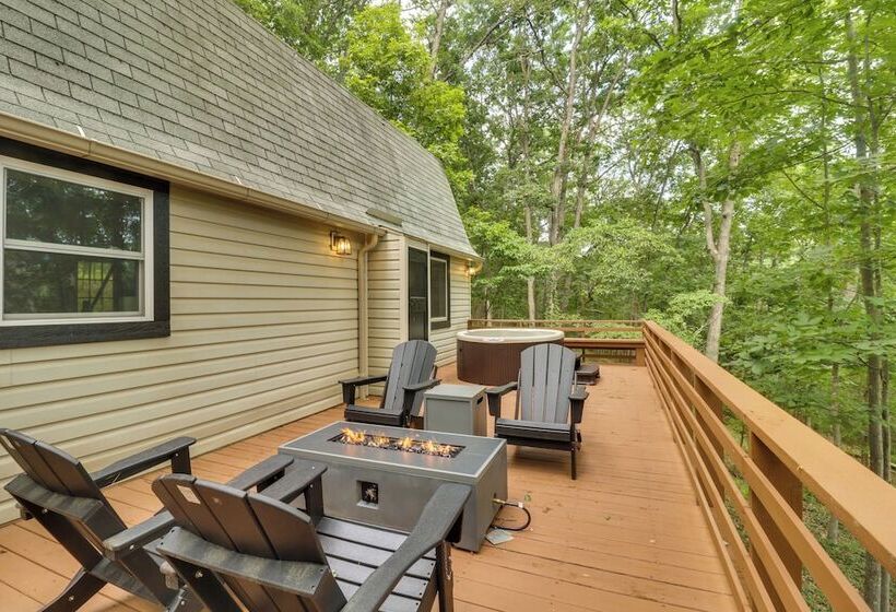 Fully Renovated Broadway Cabin W/ Private Hot Tub!