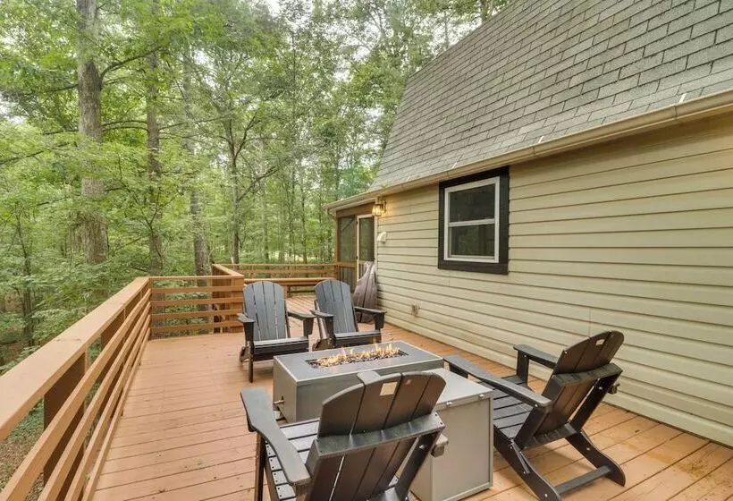 Fully Renovated Broadway Cabin W/ Private Hot Tub!