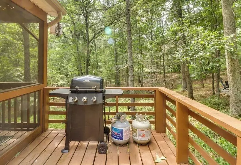 Fully Renovated Broadway Cabin W/ Private Hot Tub!