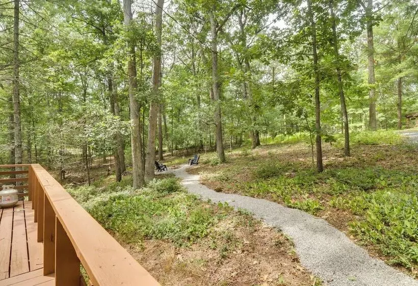 Fully Renovated Broadway Cabin W/ Private Hot Tub!