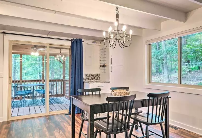 Fully Renovated Broadway Cabin W/ Private Hot Tub!