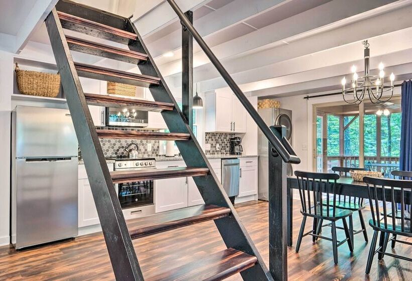 Fully Renovated Broadway Cabin W/ Private Hot Tub!