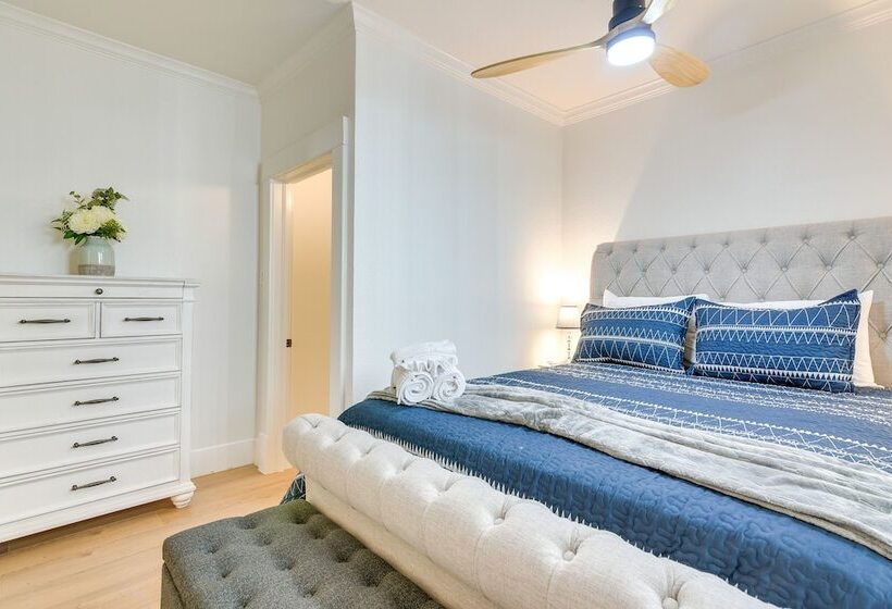 Galveston Vacation Home W/ Hot Tub: Walk To Beach