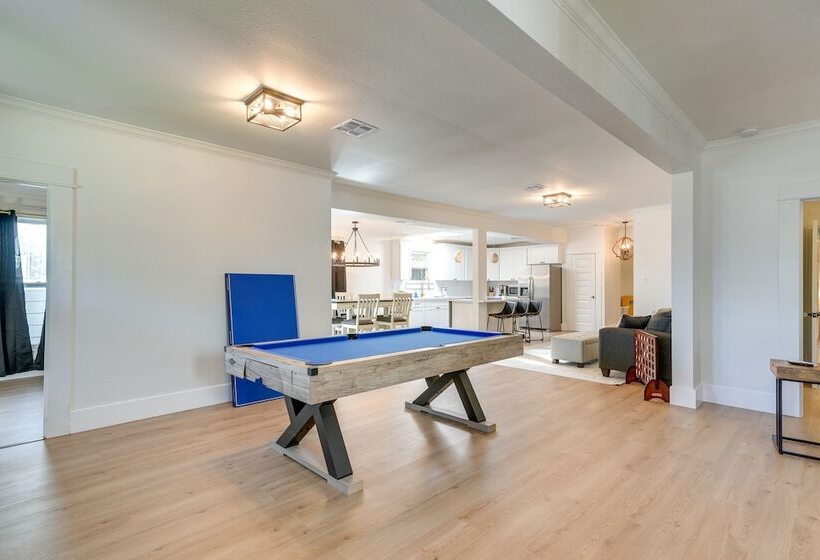 Galveston Vacation Home W/ Hot Tub: Walk To Beach