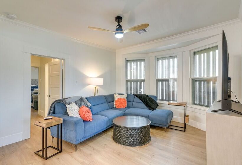 Galveston Vacation Home W/ Hot Tub: Walk To Beach