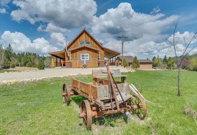 Garden Valley Cabin W/ Teepee, Deck & Mtn Views!