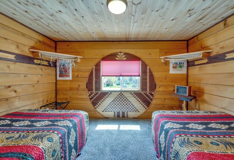 Garden Valley Cabin W/ Teepee, Deck & Mtn Views!