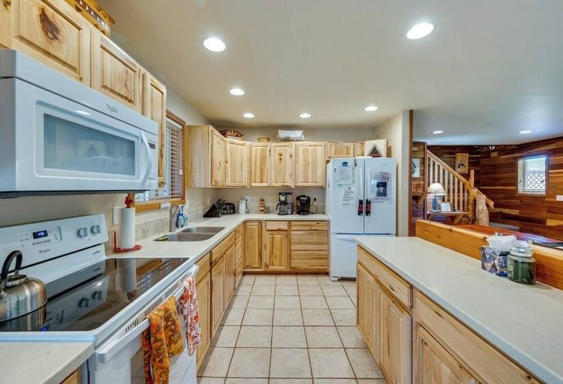 Garden Valley Cabin W/ Teepee, Deck & Mtn Views!