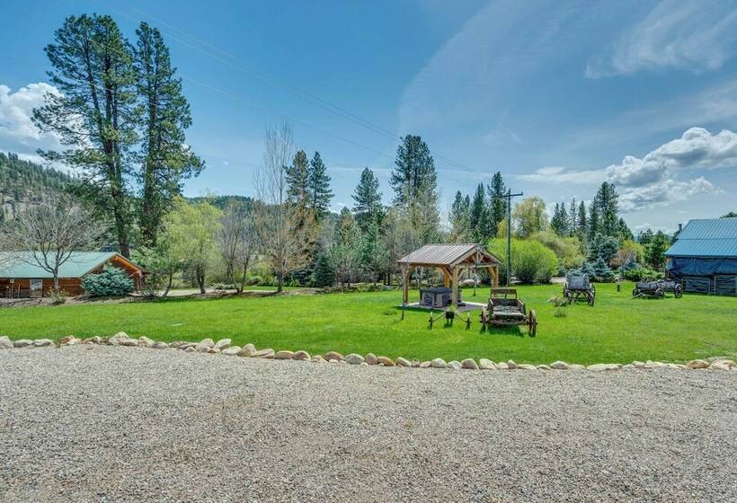 Garden Valley Cabin W/ Teepee, Deck & Mtn Views!