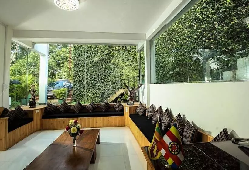 Hotelli Sangrilla Holiday Resort