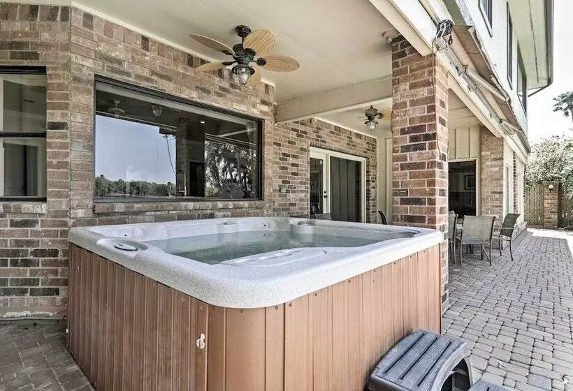 Lakefront Harlingen Home W/ Private Pool & Hot Tub