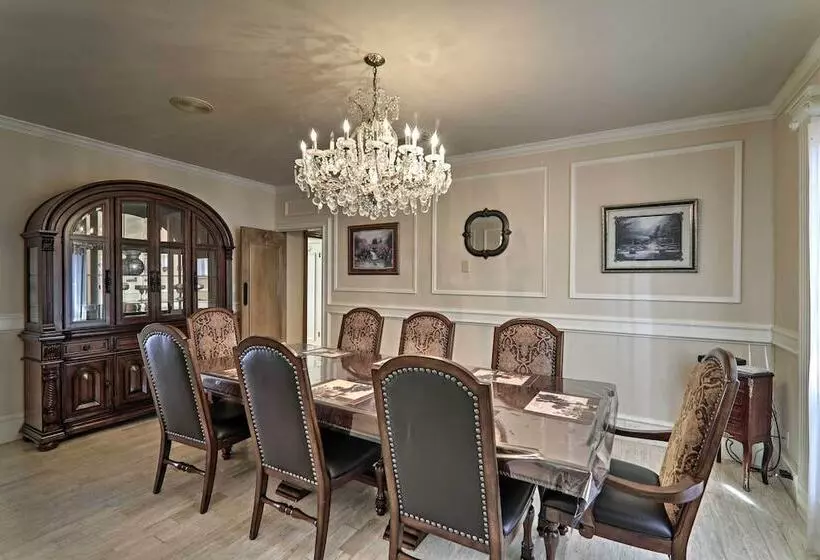 Lakefront Harlingen Home W/ Private Pool & Hot Tub