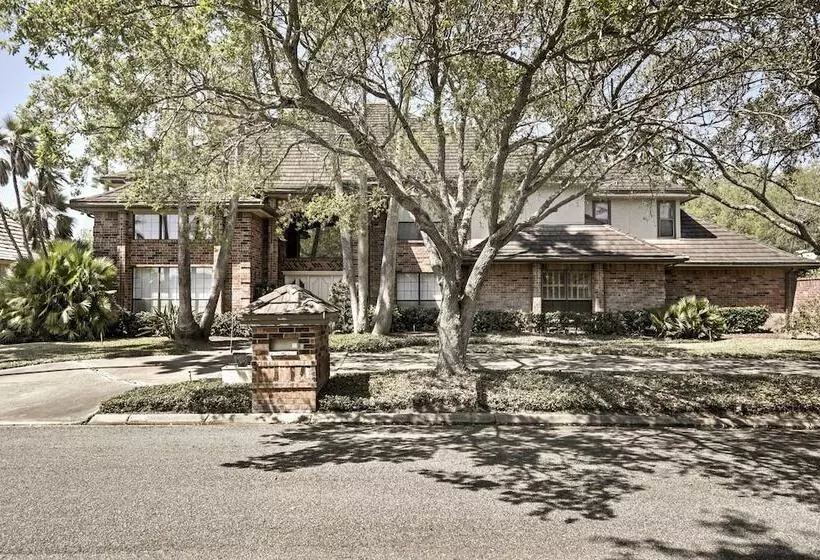 Lakefront Harlingen Home W/ Private Pool & Hot Tub