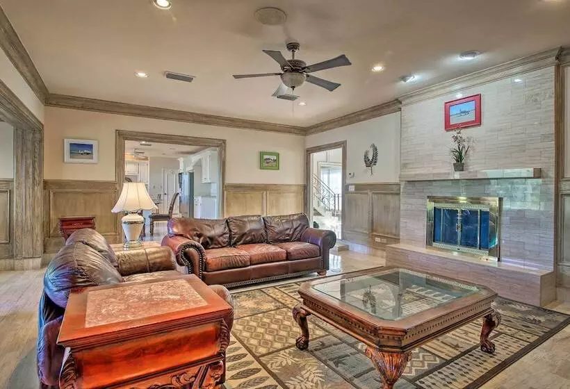 Lakefront Harlingen Home W/ Private Pool & Hot Tub