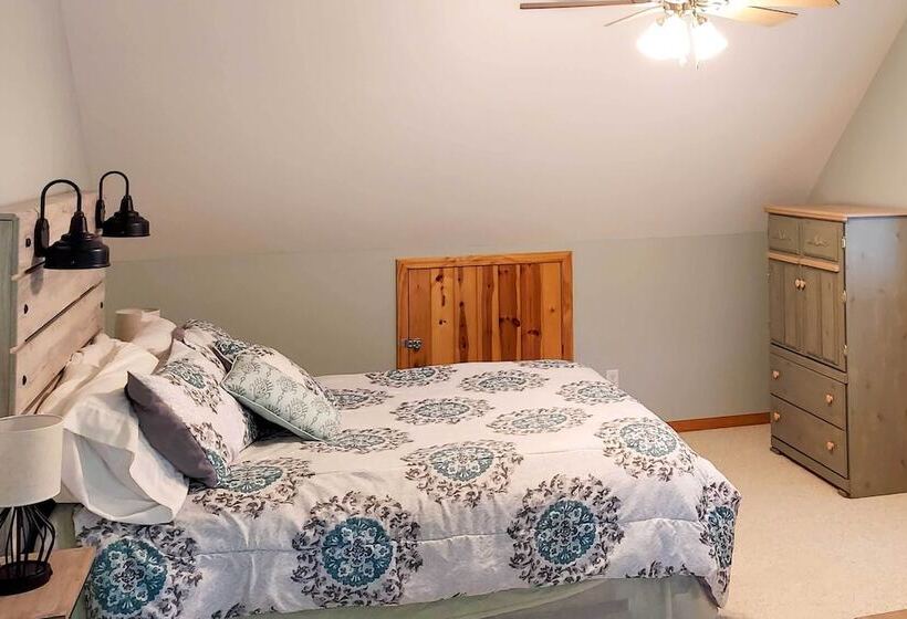 Interlochen Home On Green Lake W/ Dock & Beach!