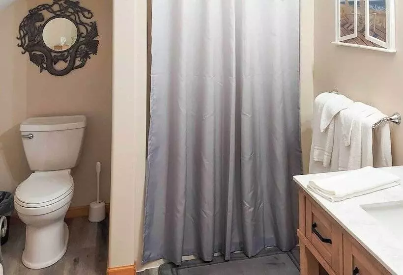 Interlochen Home On Green Lake W/ Dock & Beach!