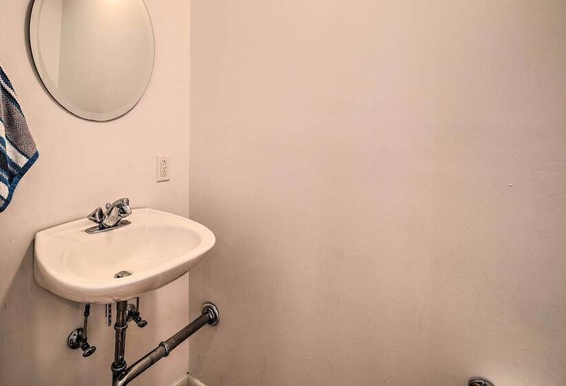 Lovely Blacksburg Hideaway < 1 Mi To Virginia Tech