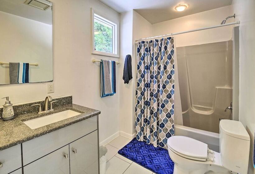 Lovely Blacksburg Hideaway < 1 Mi To Virginia Tech