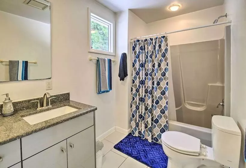 Lovely Blacksburg Hideaway < 1 Mi To Virginia Tech