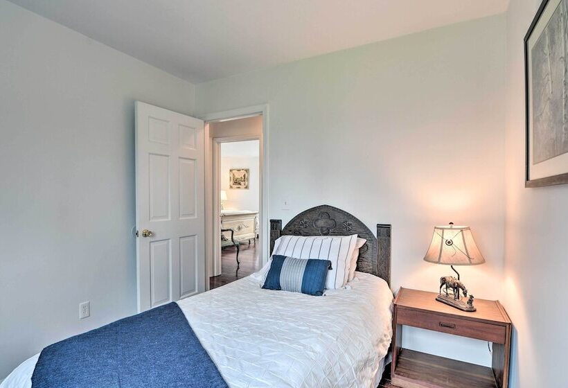 Lovely Highland Home W/ Pool & Hot Tub!