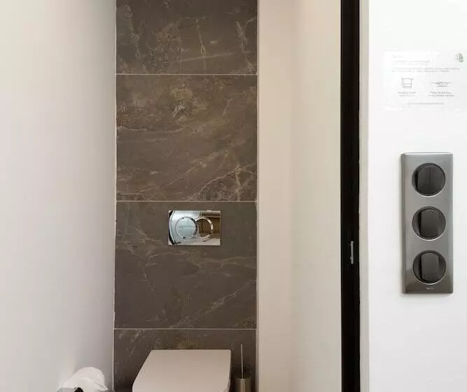 Lux&easy Signature Syggrou 234