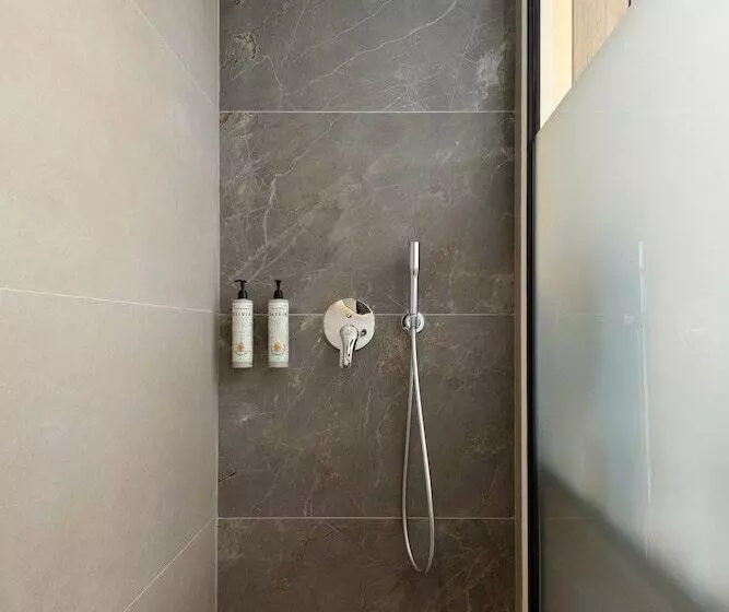 Lux&easy Signature Syggrou 234