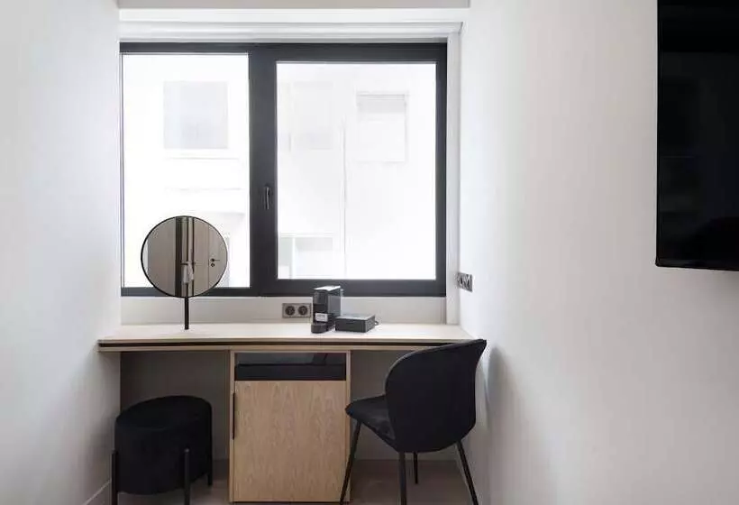 Lux&easy Signature Syggrou 234