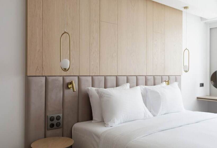 Lux&easy Signature Syggrou 234