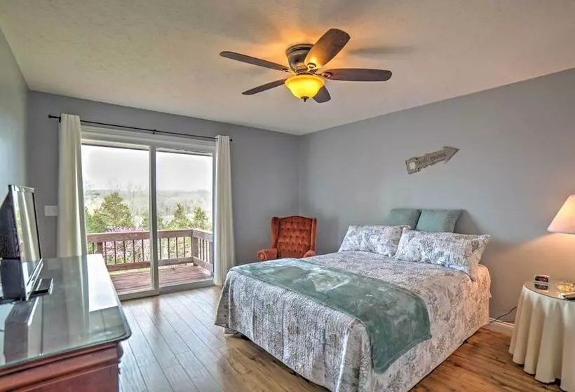 Monticello Home W/ Multi Level Deck On 2 Acres!