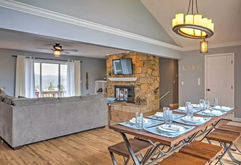 Monticello Home W/ Multi Level Deck On 2 Acres!