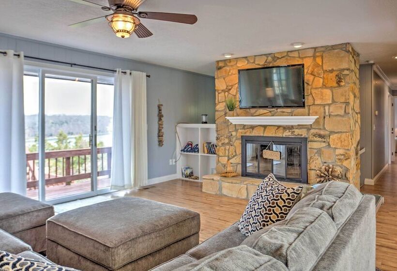 Monticello Home W/ Multi Level Deck On 2 Acres!