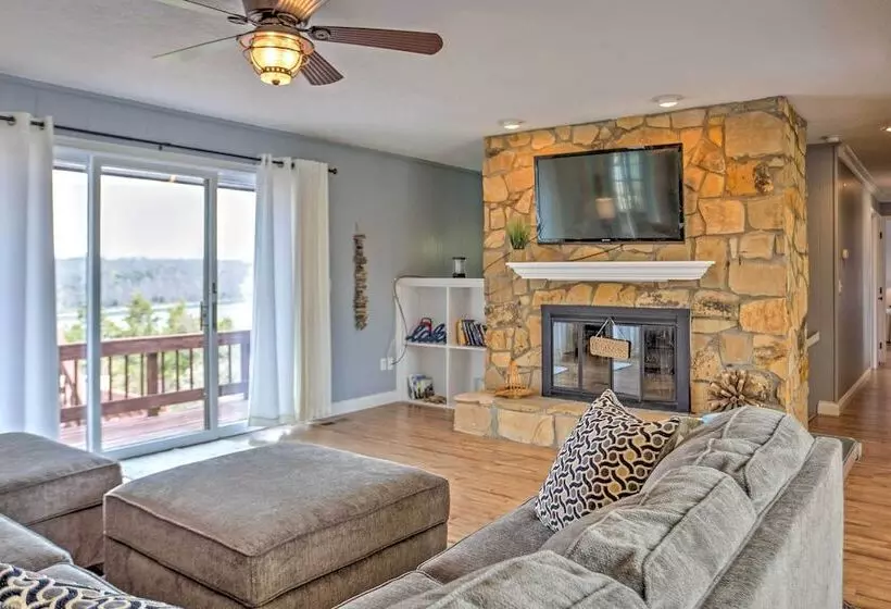 Monticello Home W/ Multi Level Deck On 2 Acres!