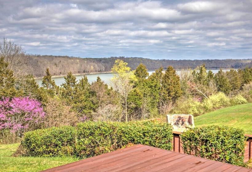 Monticello Home W/ Multi Level Deck On 2 Acres!