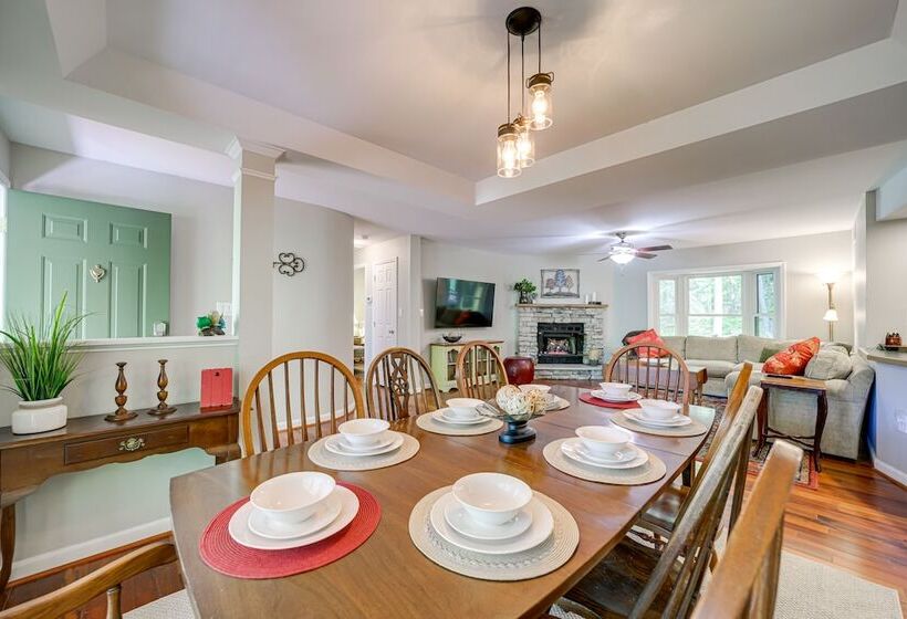 Pet Friendly Arden Retreat W/ Private Hot Tub