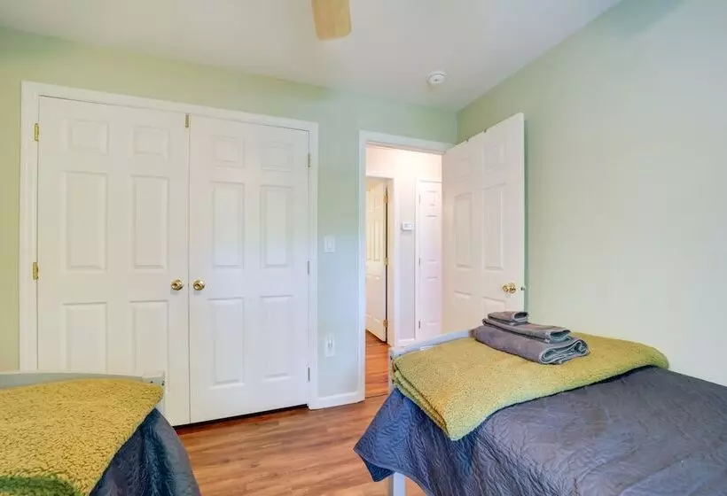 Pet Friendly Arden Retreat W/ Private Hot Tub