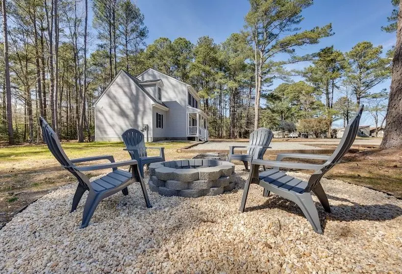 Pet Friendly Home: Spacious Yard + Community Perks