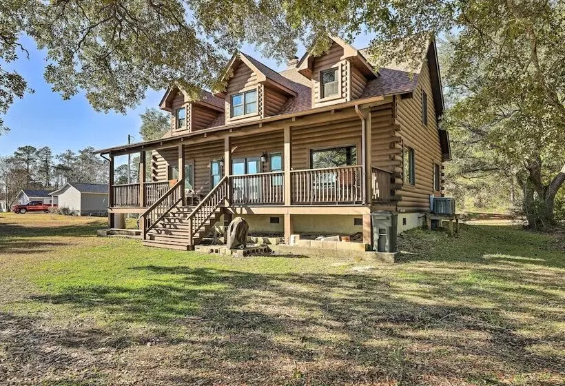 Picturesque Family Cabin W/ Views & Treehouse