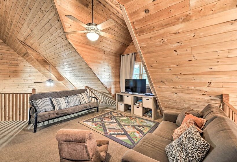 Picturesque Family Cabin W/ Views & Treehouse